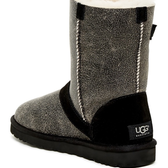 Dylan UGG Boot - Picture 14 of 16